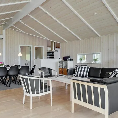Skønt Hus I Blåvand Med Sauna *